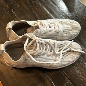 Rebel Athletic Girl's Revolt Cheerleading Shoe Size 4 White